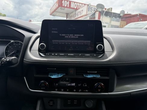 Used 2025 Nissan Rogue SV AWD/4WD image 15