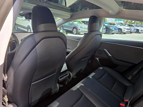 Used 2024 Tesla Model Y Long Range AWD/4WD image 41