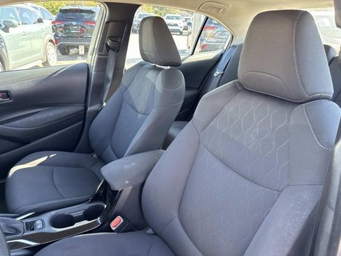 Used 2022 Toyota Corolla LE image 11