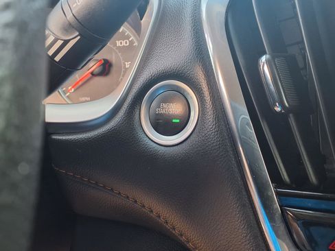 Used 2019 Chevrolet Traverse LS FWD image 16