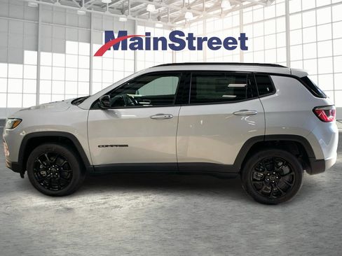 New 2026 Jeep Compass Latitude w/ Quick Order Package 29K AWD/4WD image 2