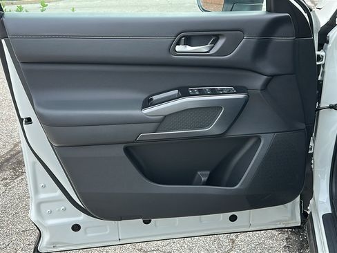 Certified 2024 Nissan Pathfinder SL AWD/4WD image 12