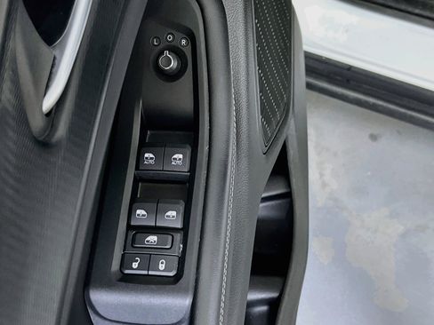 Used 2023 Jeep Grand Cherokee Altitude AWD/4WD image 17