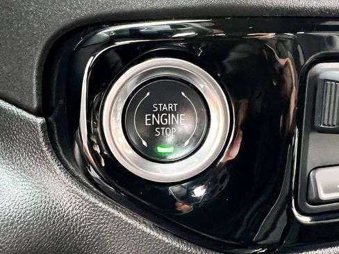 Used 2024 Chevrolet Silverado 1500 ZR2 image 10