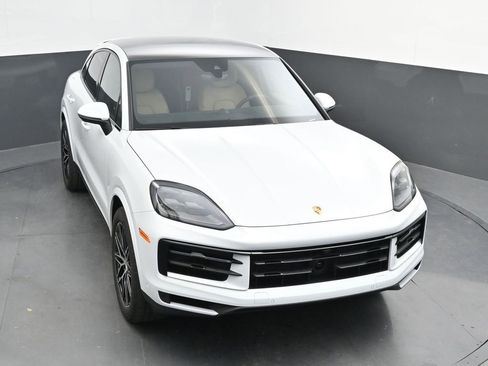 New 2025 Porsche Cayenne image 38