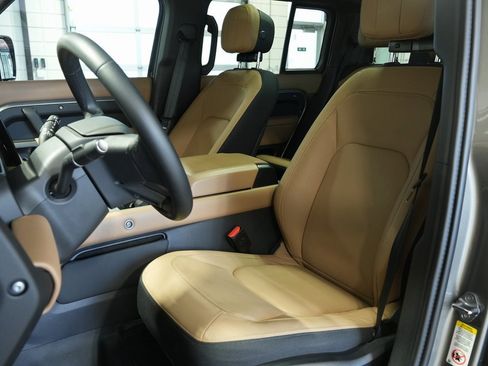 Used 2025 Land Rover Defender 110 X image 22