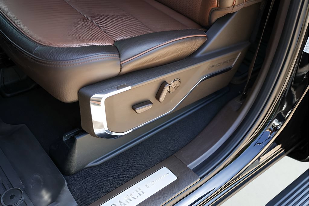 Used 2025 Ford F250 King Ranch w/ Chrome Package AWD/4WD image 10