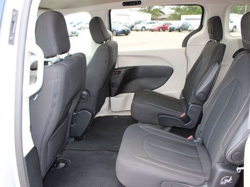 Used 2024 Chrysler Voyager LX FWD image 11