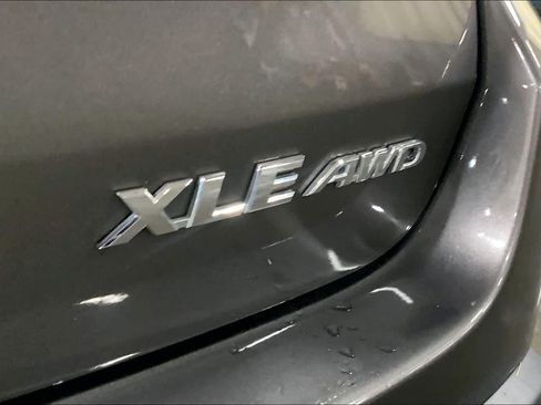 Used 2018 Toyota Highlander XLE AWD/4WD image 10