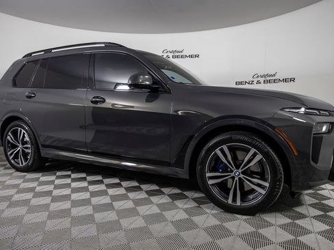 Used 2023 BMW X7 xDrive40i w/ M Sport Package AWD/4WD image 3
