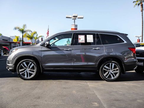 Used 2017 Honda Pilot Touring image 4