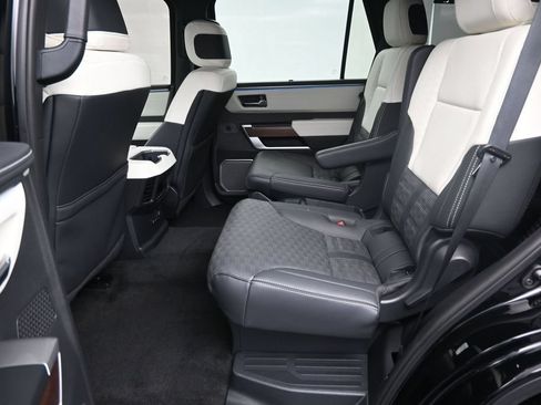 Used 2024 Toyota Sequoia Capstone AWD/4WD image 18