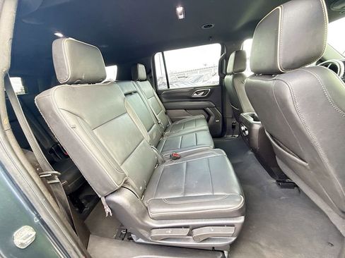 Used 2021 GMC Yukon XL SLT image 32