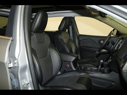 Used 2022 Jeep Cherokee Latitude Lux w/ Sun & Sound Group image 30