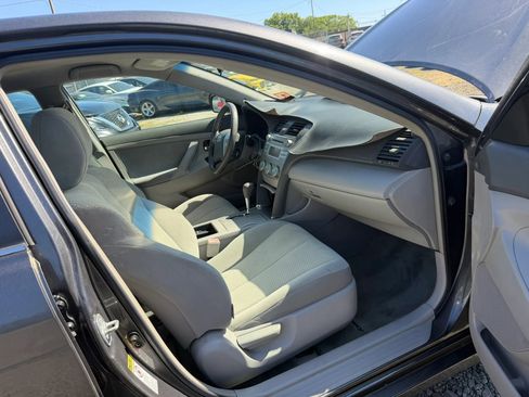 Used 2009 Toyota Camry SE FWD image 24