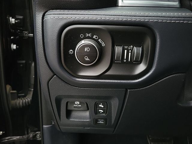 Used 2022 RAM 1500 Limited AWD/4WD image 29