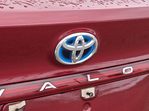 Used 2021 Toyota Avalon XLE image 29