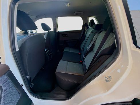 Used 2023 Nissan Rogue SV image 24