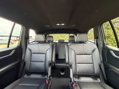 Used 2025 GMC Acadia Elevation w/ Elevation Premium Package