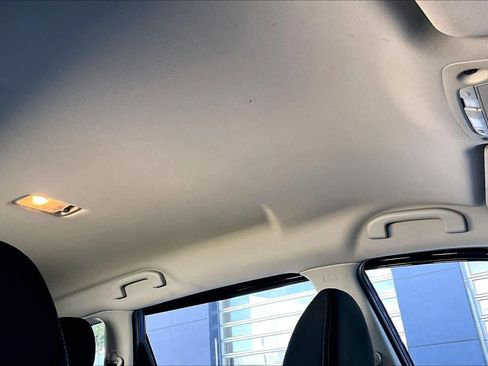 Used 2019 Nissan Rogue SV image 13