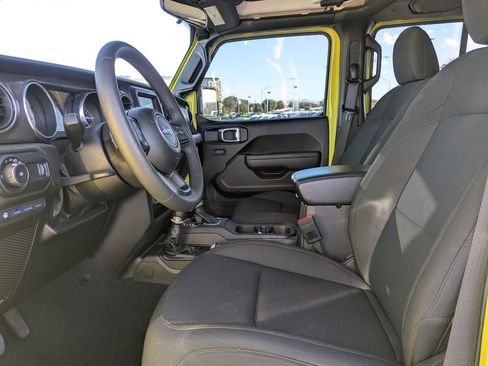 Used 2023 Jeep Wrangler Unlimited w/ Convenience Group AWD/4WD image 16