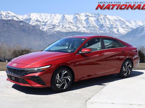 Used 2025 Hyundai Elantra Limited w/ Cargo Package FWD image 1