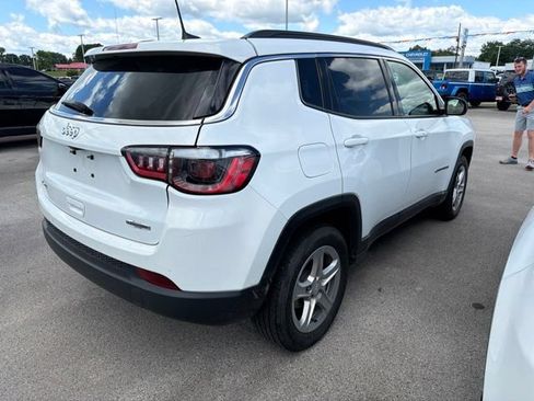Used 2024 Jeep Compass Latitude AWD/4WD image 5