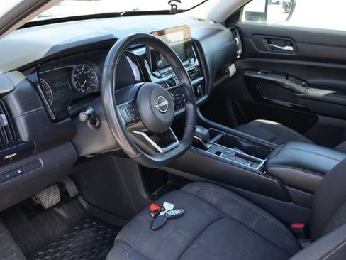Used 2022 Nissan Pathfinder SV FWD image 10