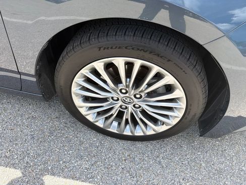 Used 2019 Toyota Avalon Limited FWD image 9