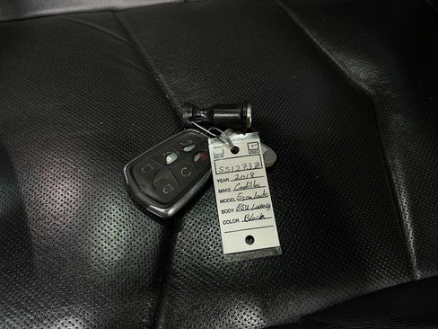 Used 2018 Cadillac Escalade ESV Luxury image 40