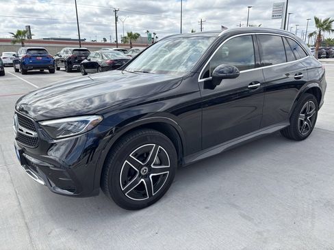 Used 2025 Mercedes-Benz GLC 300 GLC 300 image 3