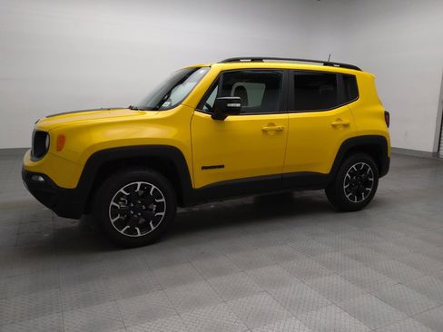 Used 2023 Jeep Renegade Latitude image 2