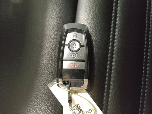 Used 2023 Ford Edge SEL image 32