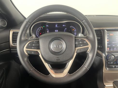 Used 2016 Jeep Grand Cherokee Limited w/ Luxury Group II AWD/4WD image 12