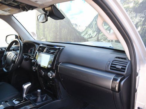 Used 2024 Toyota 4Runner TRD Off-Road Premium AWD/4WD image 24
