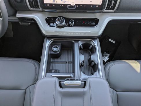 New 2026 Ford Expedition Max Active RWD image 22