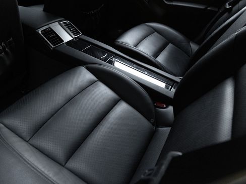 Certified 2016 Porsche Panamera image 27