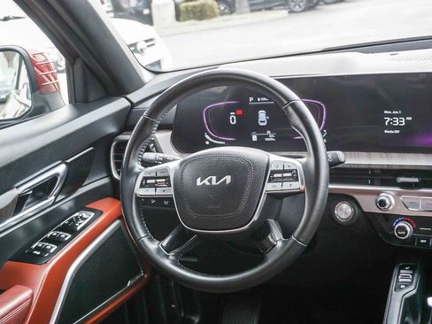 Certified 2023 Kia Telluride EX w/ EX Captain's Chair Package FWD image 17