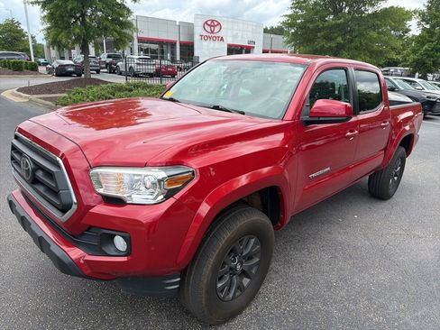 Used 2021 Toyota Tacoma SR5 AWD/4WD image 2