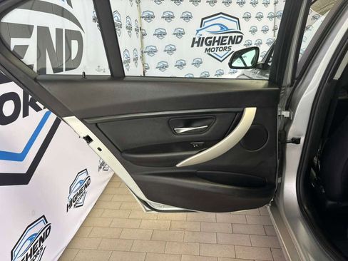 Used 2018 BMW 320i xDrive Sedan w/ Convenience Package image 16