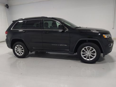 Used 2021 Jeep Grand Cherokee Laredo w/ Security & Convenience Group AWD/4WD image 11