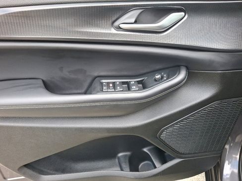 Certified 2023 Jeep Grand Cherokee Laredo w/ Luxury Tech Group I image 22