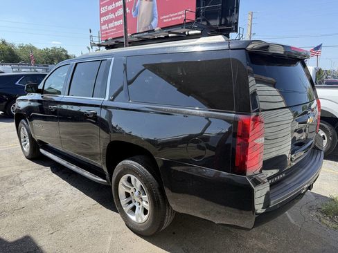 Used 2015 Chevrolet Suburban LT image 4