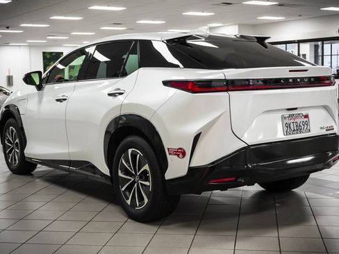 Certified 2023 Lexus RZ 450e Premium w/ Technology Package image 8