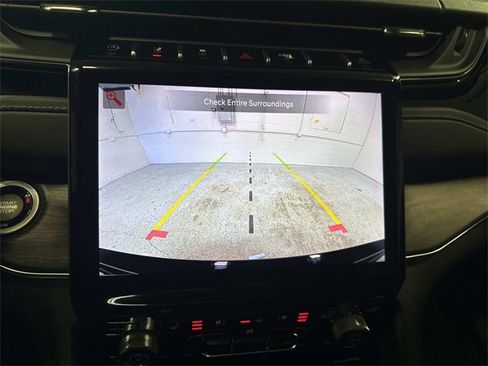 Used 2023 Jeep Grand Cherokee Overland image 13