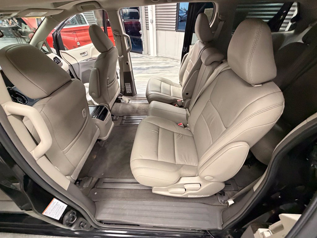 Used 2016 Toyota Sienna XLE w/ XLE Navigation Package FWD image 53