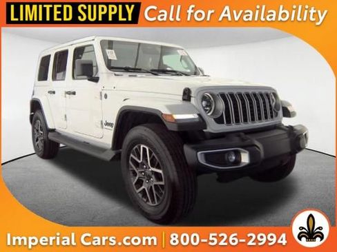Used 2026 Jeep Wrangler Unlimited Sahara AWD/4WD image 1