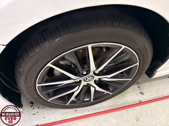 Used 2024 Toyota Camry SE FWD image 2