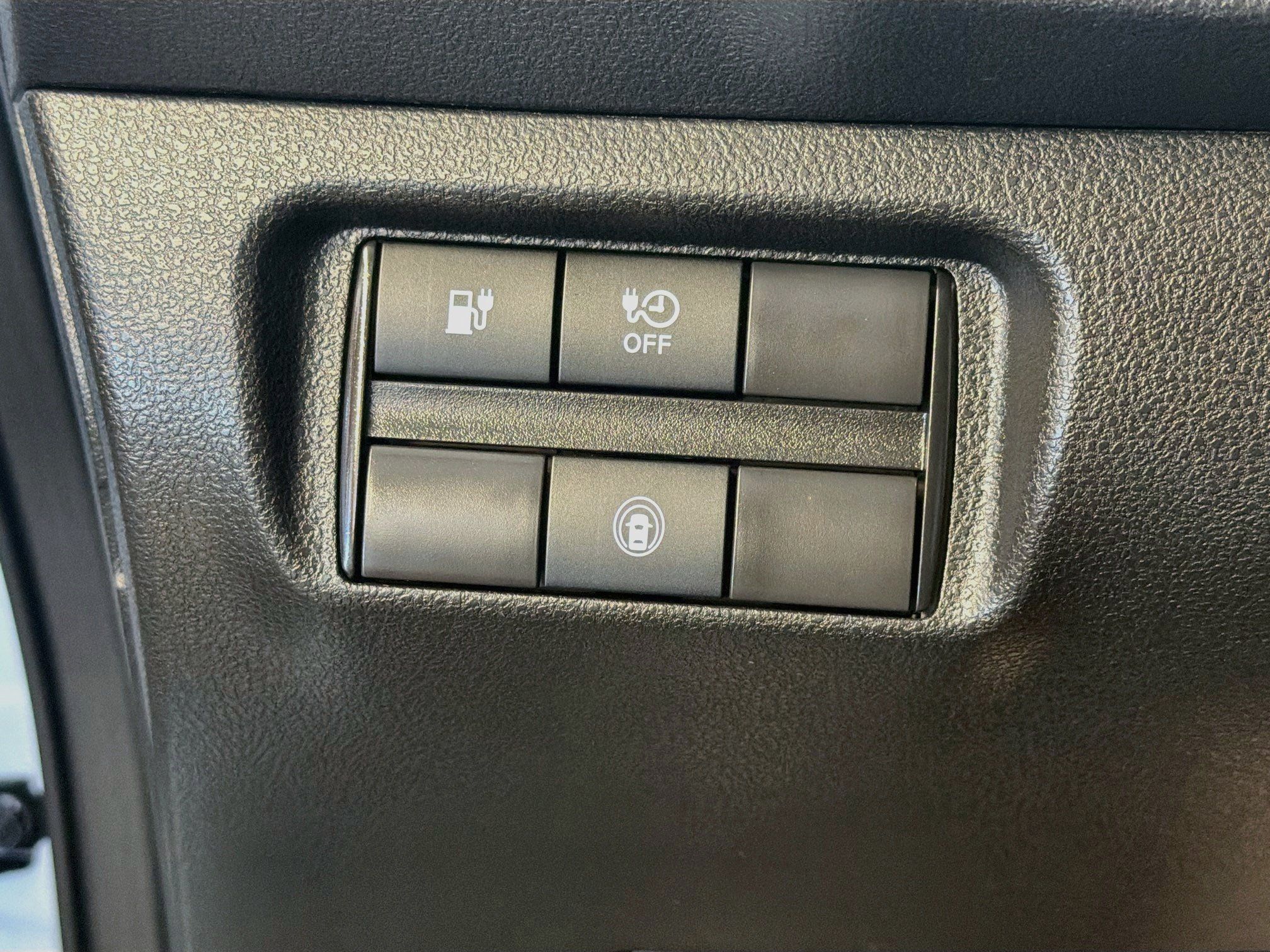 Used 2025 Nissan Leaf S FWD image 17