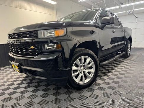 Used 2020 Chevrolet Silverado 1500 Custom w/ Custom 2.7L Value Package image 3